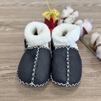 Меки бебешки буйки от агнешка кожа и вълна - Черни