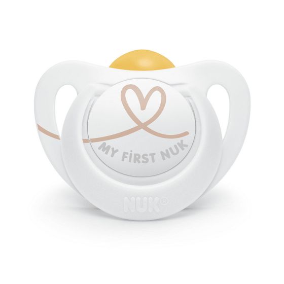 Каучукова залъгалка 0-6 м. бяло със сърце NUK Star + кутийка